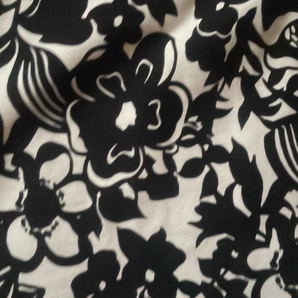 Talbots Woman's Black & White Floral Print Dress size P - Picture 3 of 7